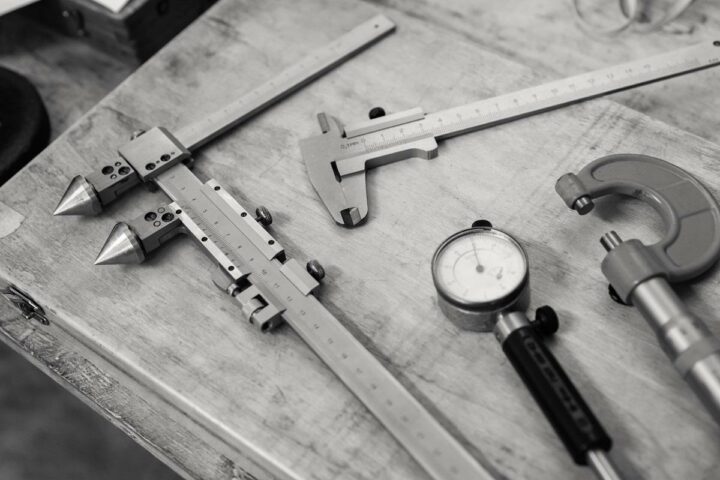Précision en métrologie mécanique: comment un système de serrage modulaire permet un progrès